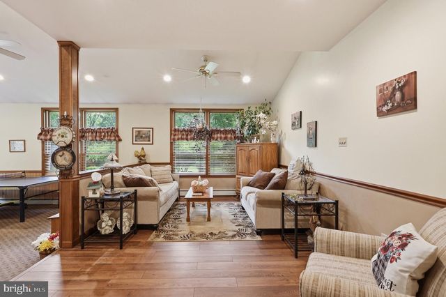 1424 S OAK RD, Feasterville Trevose, PA 19053