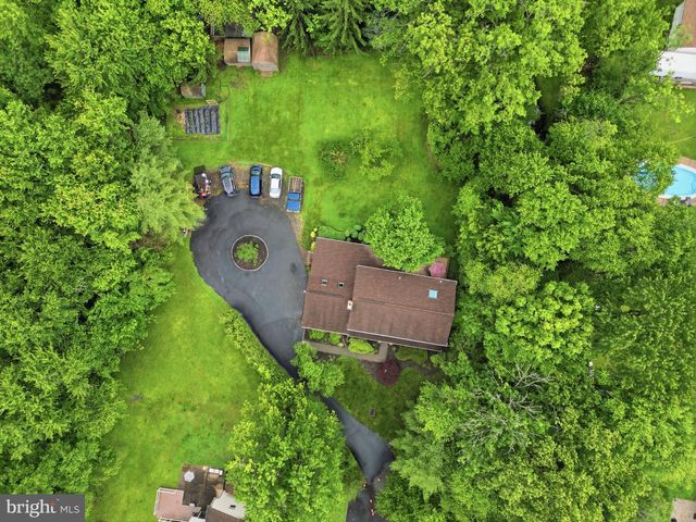 1424 S OAK RD, Feasterville Trevose, PA 19053