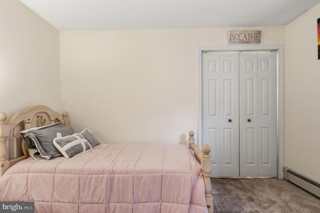 1424 S OAK RD, Feasterville Trevose, PA 19053