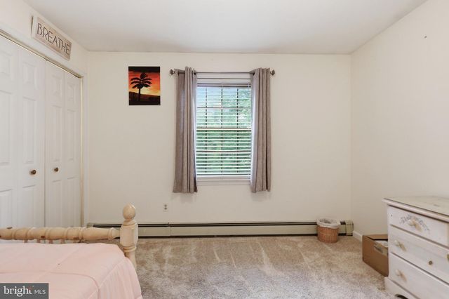 1424 S OAK RD, Feasterville Trevose, PA 19053