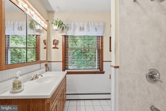 1424 S OAK RD, Feasterville Trevose, PA 19053