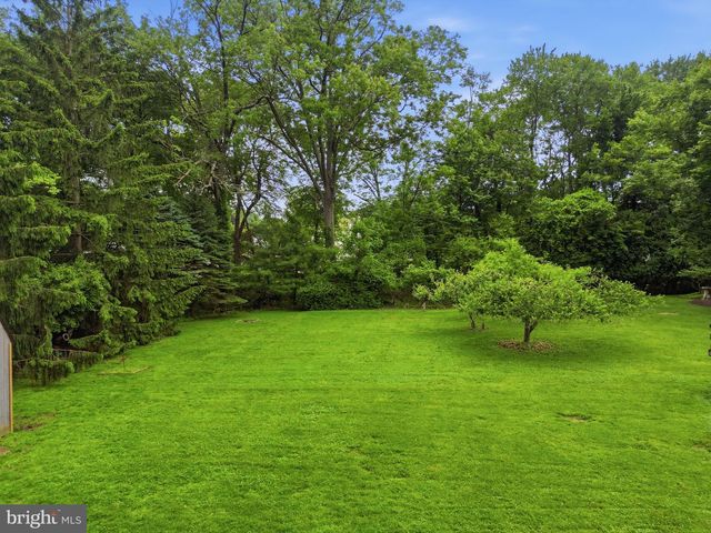 1424 S OAK RD, Feasterville Trevose, PA 19053