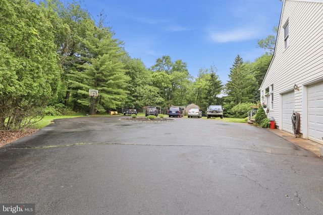 1424 S OAK RD, Feasterville Trevose, PA 19053