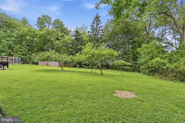 1424 S OAK RD, Feasterville Trevose, PA 19053
