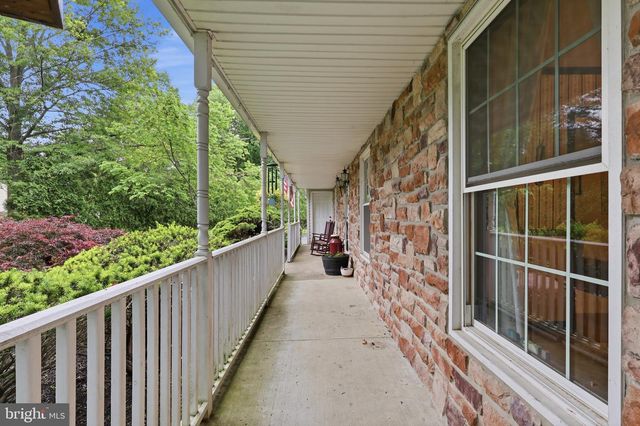 1424 S OAK RD, Feasterville Trevose, PA 19053