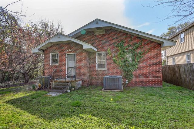 7 South Cypress ST, Hampton, VA 23669