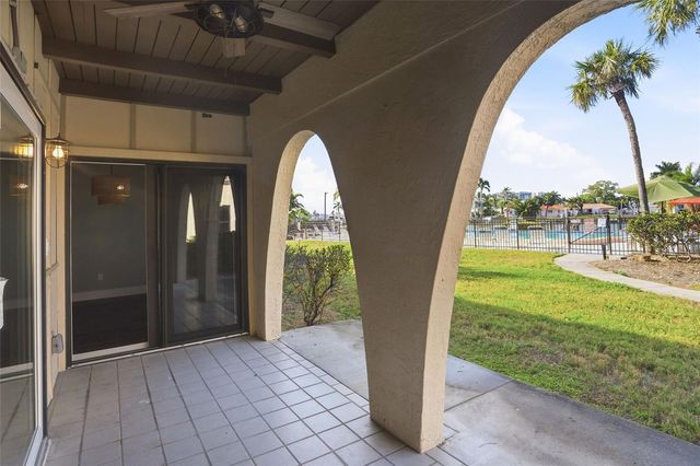507 PLAZA SEVILLE COURT 13, Treasure Island, FL 33706