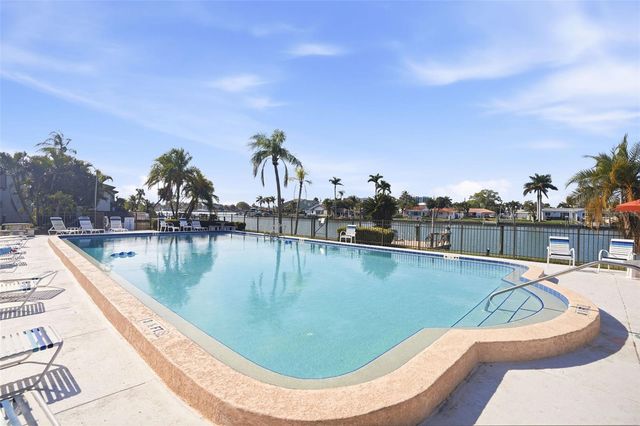 507 PLAZA SEVILLE COURT 13, Treasure Island, FL 33706