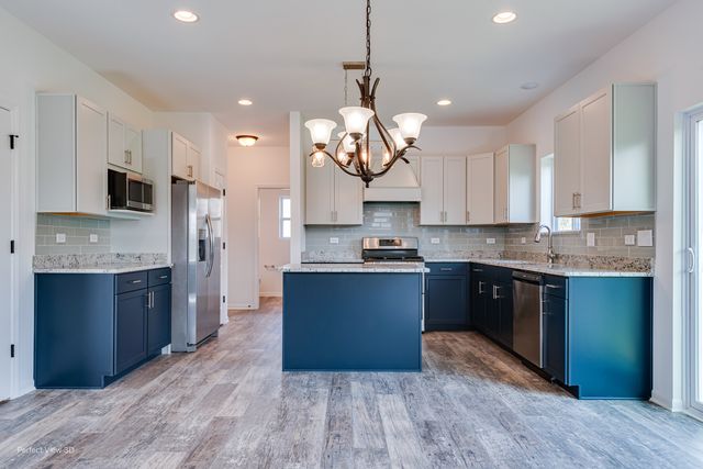25919 W Ravine Woods Drive, Channahon, IL 60410