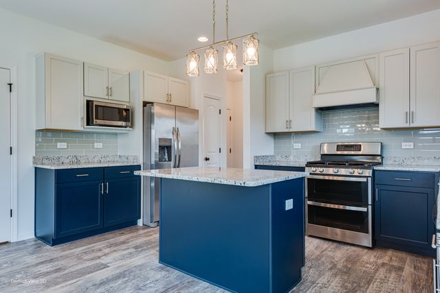 25919 W Ravine Woods Drive, Channahon, IL 60410