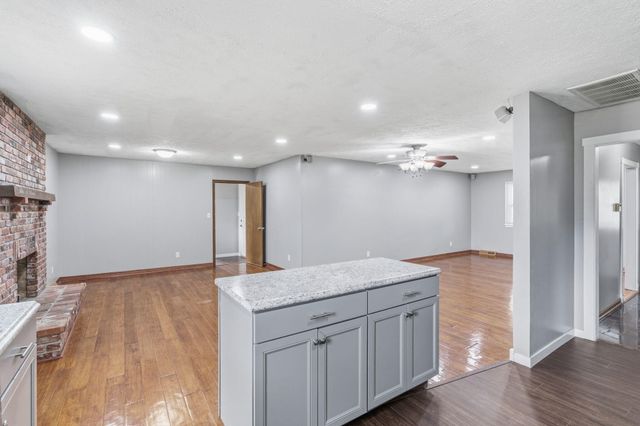 2535 S Prospect Avenue, Springfield, MO 65804