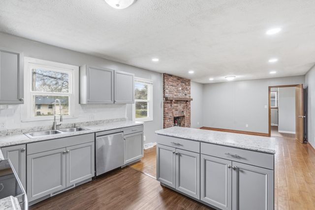 2535 S Prospect Avenue, Springfield, MO 65804