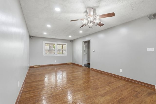 2535 S Prospect Avenue, Springfield, MO 65804