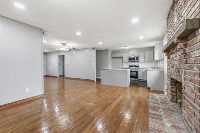 2535 S Prospect Avenue, Springfield, MO 65804