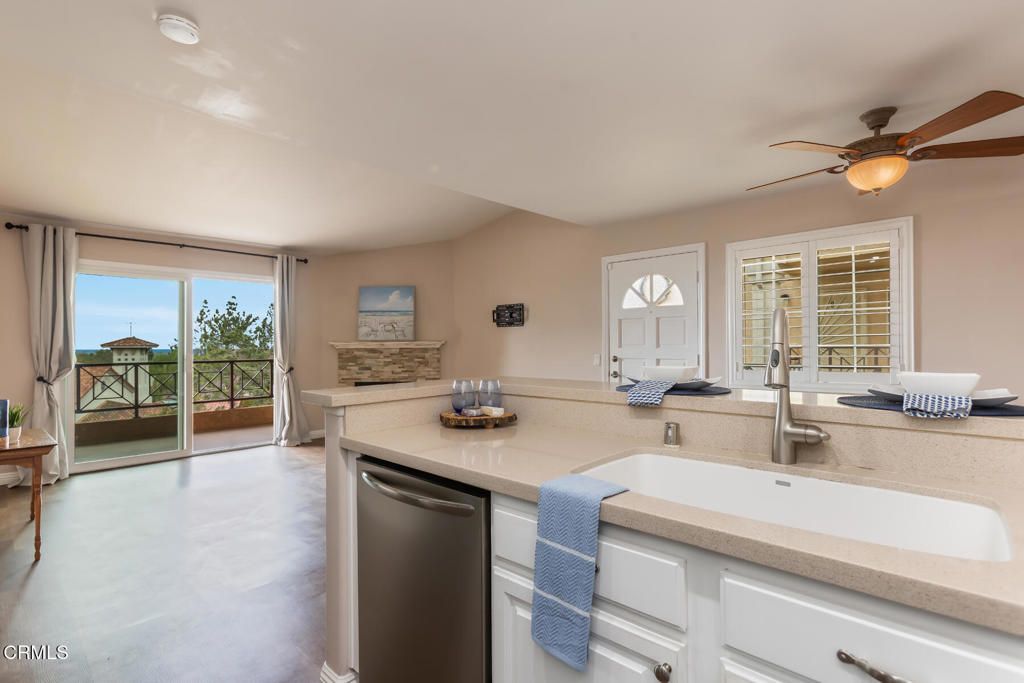 Image 15 of property listing at 6981 Ballena Way 13, Carlsbad, CA 92009