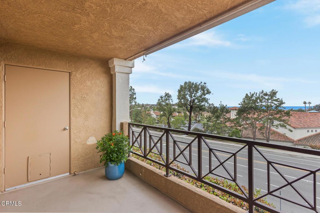 Image 22 of property listing at 6981 Ballena Way 13, Carlsbad, CA 92009