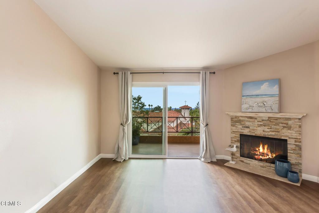 Image 6 of property listing at 6981 Ballena Way 13, Carlsbad, CA 92009