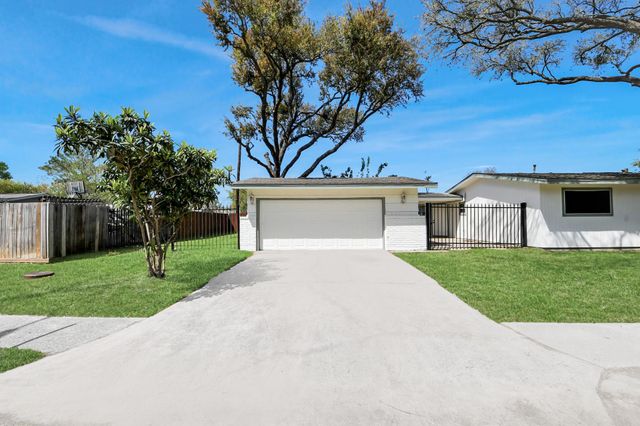 6701 Neff Street, Houston, TX 77074