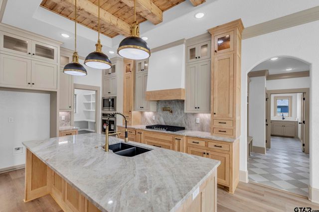 14446 Woodland Creek Dr, Tyler, TX 75706