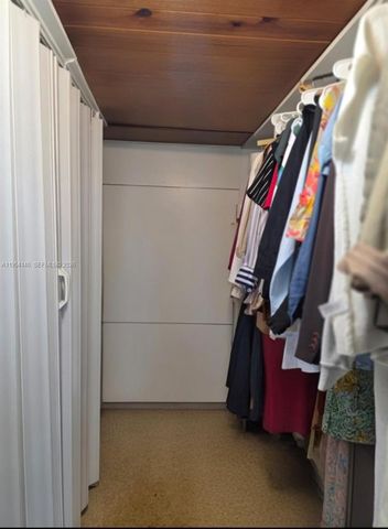 6389 Cotton Tail Rd, Miami Lakes, FL 33014