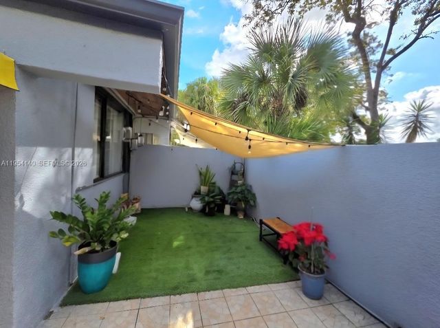 6389 Cotton Tail Rd, Miami Lakes, FL 33014