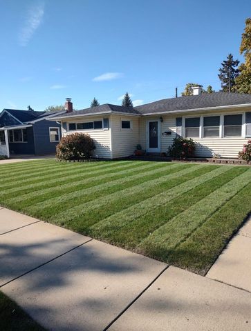 7742 Catalpa Avenue, Hammond, IN 46324