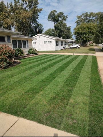 7742 Catalpa Avenue, Hammond, IN 46324