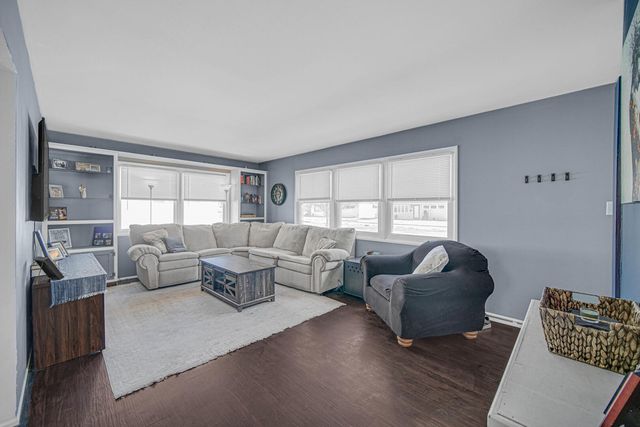 7742 Catalpa Avenue, Hammond, IN 46324