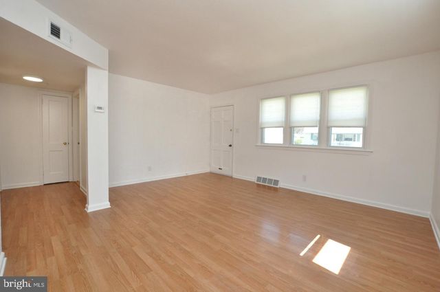 432 N COLES AVE, Maple Shade, NJ 08052