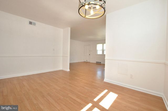 432 N COLES AVE, Maple Shade, NJ 08052