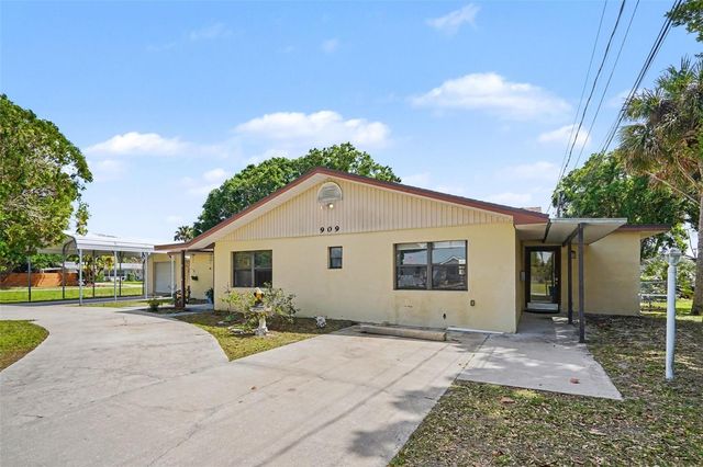 909 KANAWHA STREET, Melbourne, FL 32901