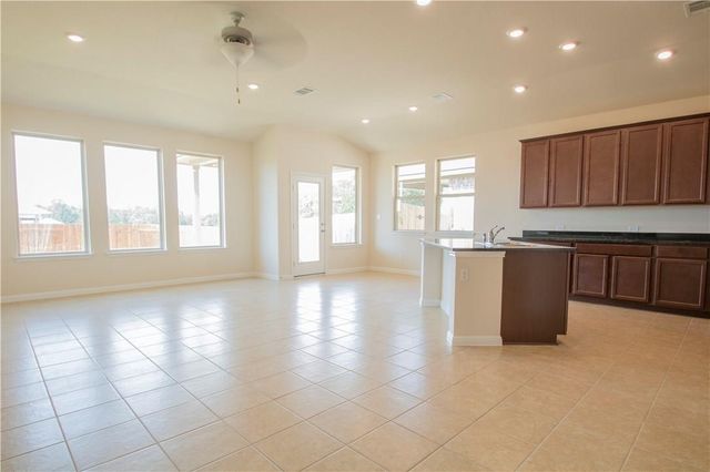 1609 Desmond ST, Leander, TX 78641