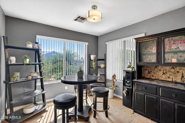 528 S 111TH Place, Mesa, AZ 85208
