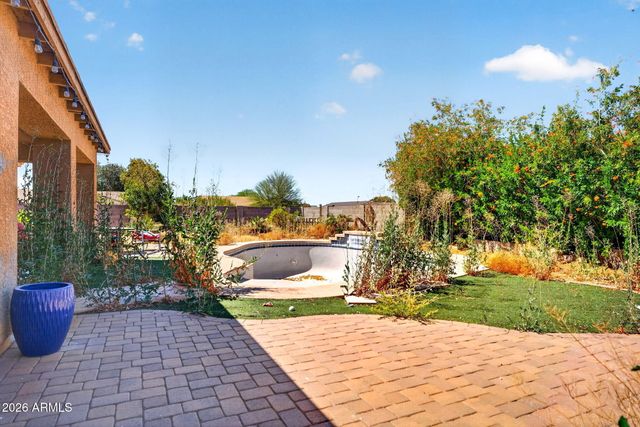 528 S 111TH Place, Mesa, AZ 85208