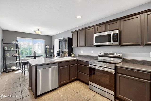 528 S 111TH Place, Mesa, AZ 85208
