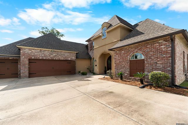 1902 Royal Troon Ct, Zachary, LA 70791