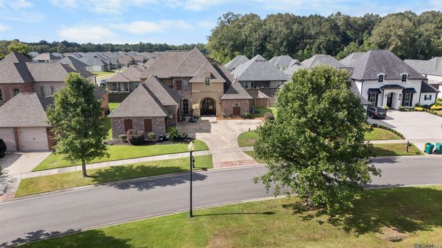 1902 Royal Troon Ct, Zachary, LA 70791
