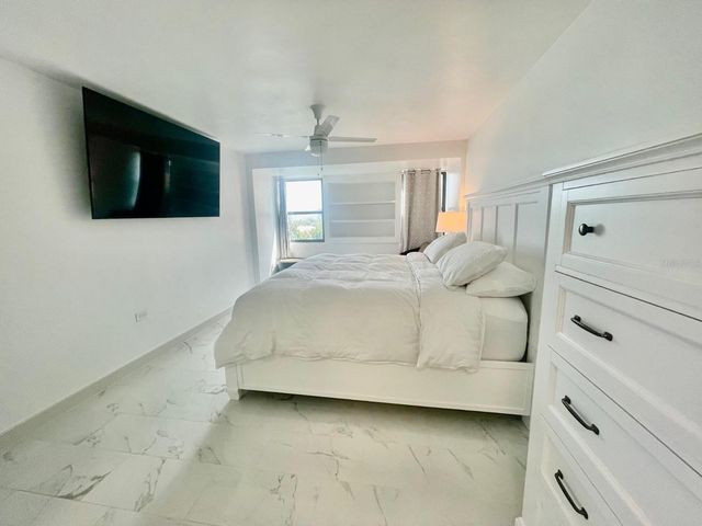 37 AVE. ISLA VERDE 703, Carolina, PR 00979