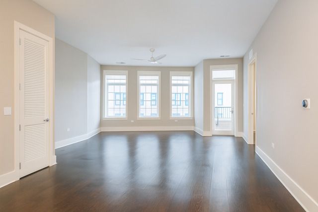 2050 N Clark Street 403, Chicago, IL 60614
