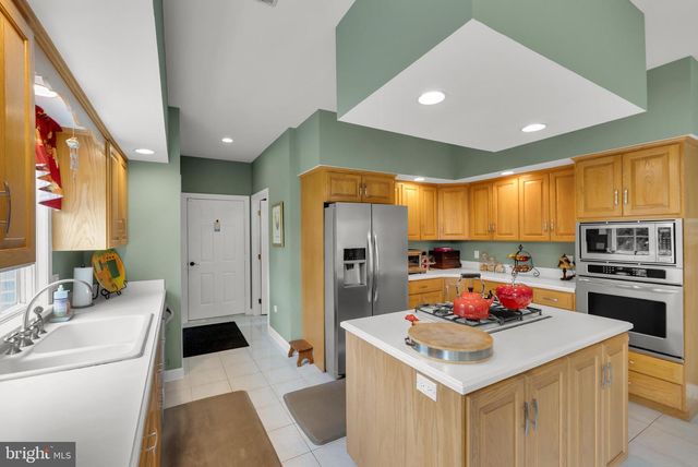 1860 ROSEWOOD, Bethlehem, PA 18017