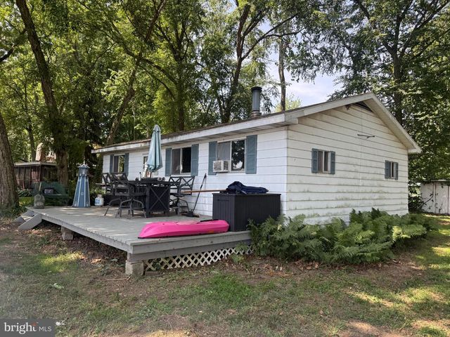 49 BEECH ISL, Middletown, PA 17057