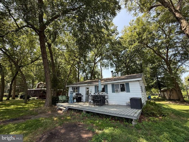 49 BEECH ISL, Middletown, PA 17057