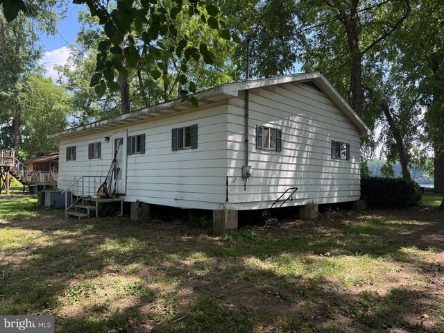 49 BEECH ISL, Middletown, PA 17057