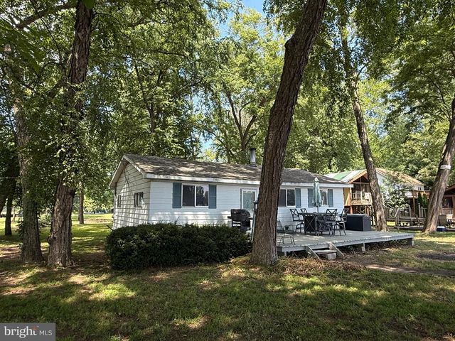 49 BEECH ISL, Middletown, PA 17057