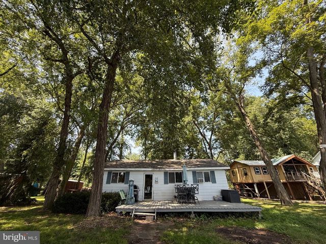 49 BEECH ISL, Middletown, PA 17057