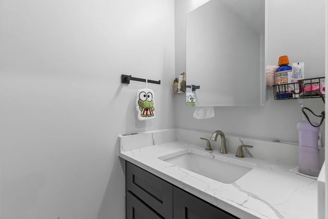 50 Desmoines Rd H1, Quincy, MA 02169