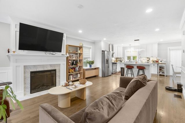 50 Desmoines Rd H1, Quincy, MA 02169