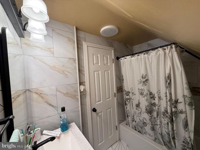 27 MIDDLETON LN, Willingboro, NJ 08046