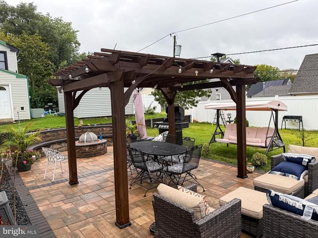 27 MIDDLETON LN, Willingboro, NJ 08046