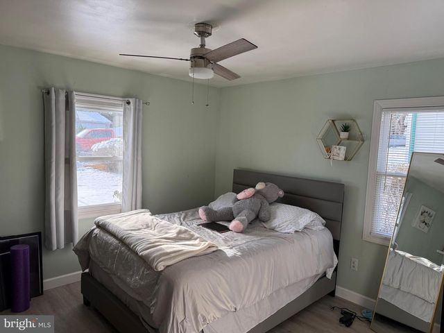 27 MIDDLETON LN, Willingboro, NJ 08046